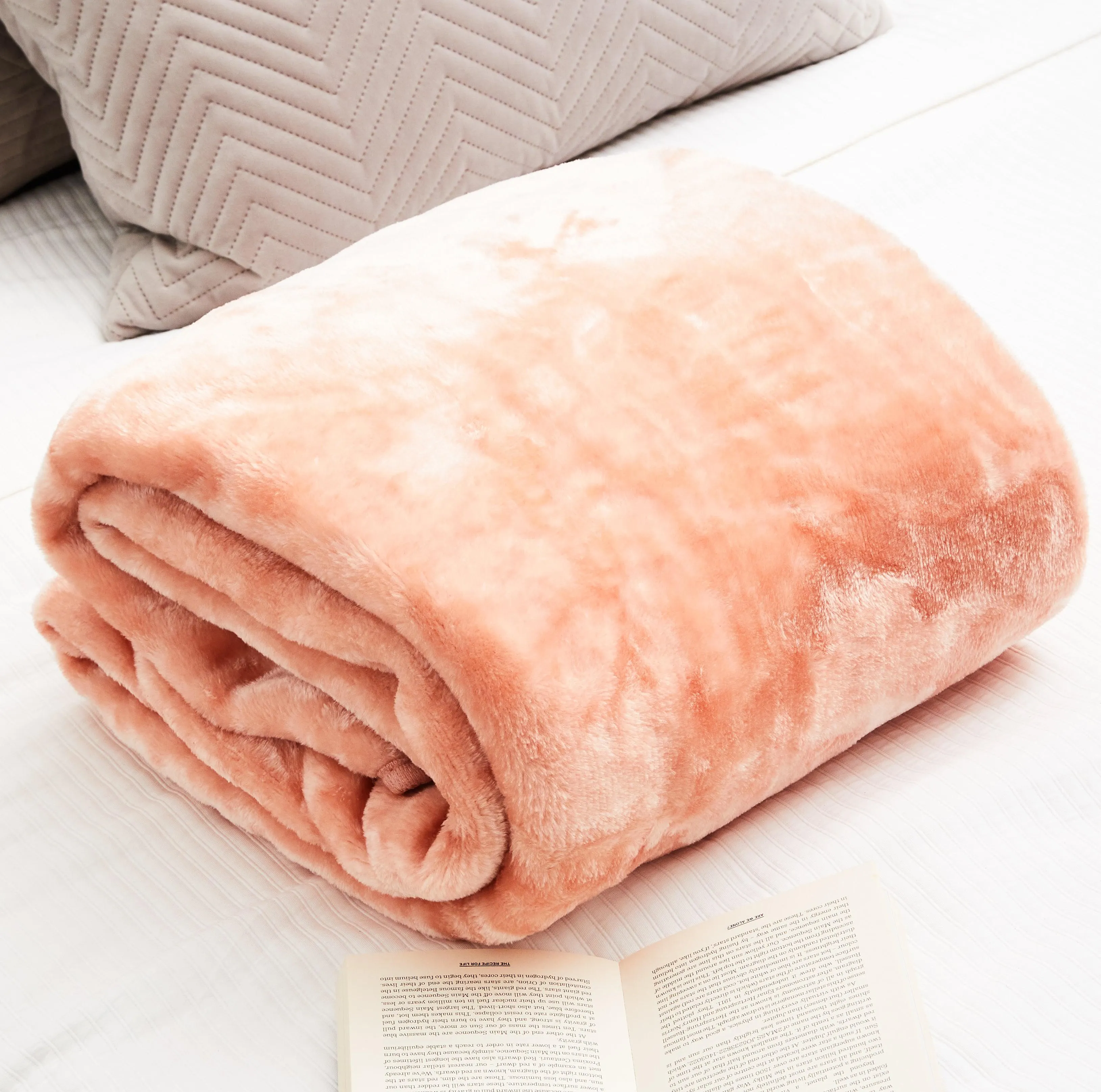 Hibernate Cosy Collection Soft Faux Mink Throw Thick Luxury Blanket - Blush Pink