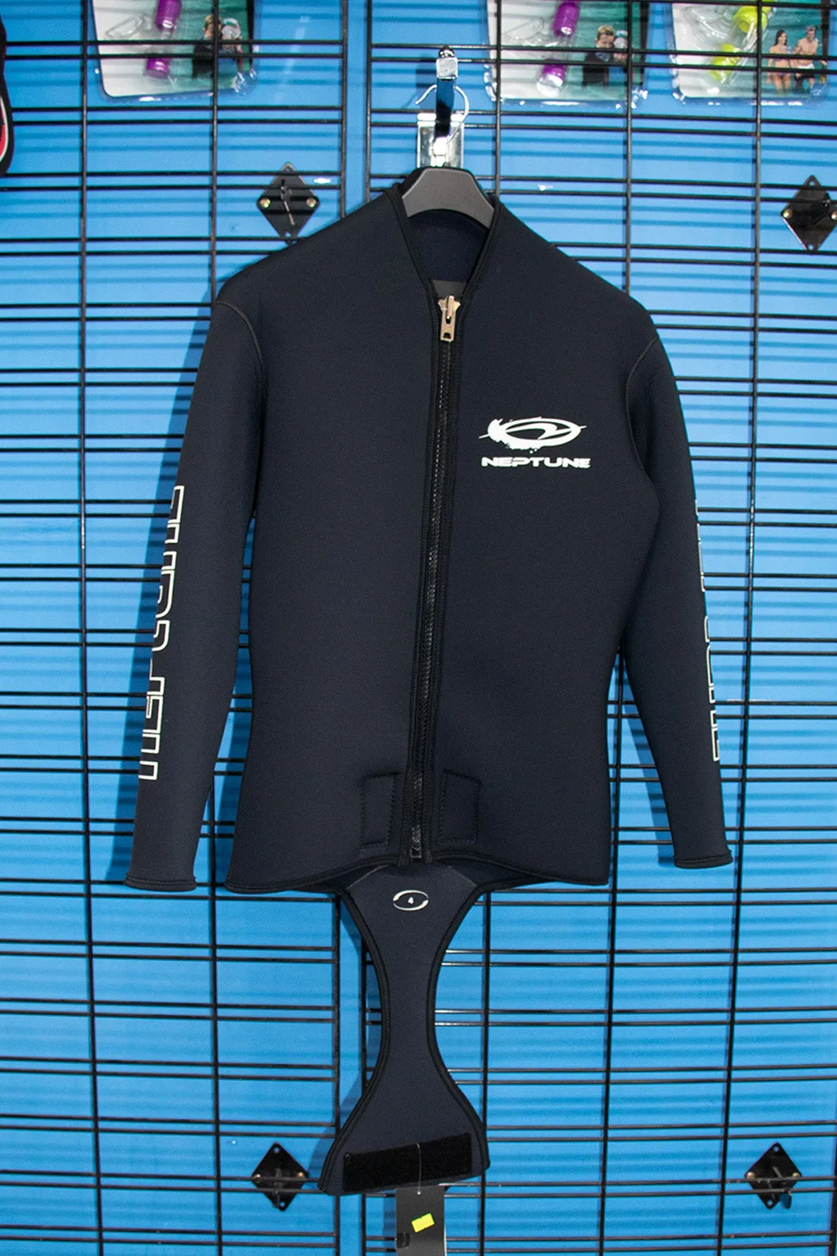 Neptune Hurricane Jacket Size 4 5mm