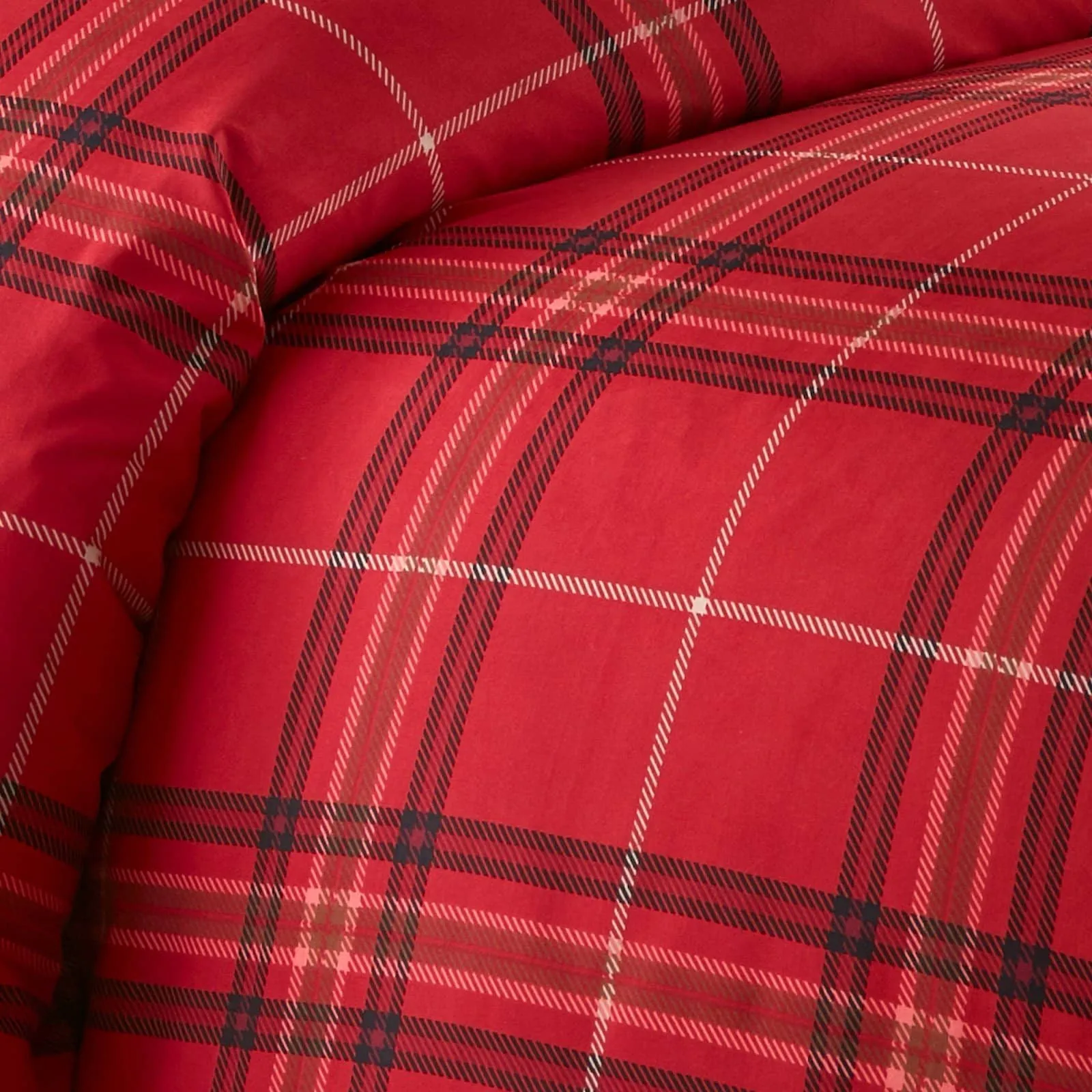 Vilano Plaid Comforter Set