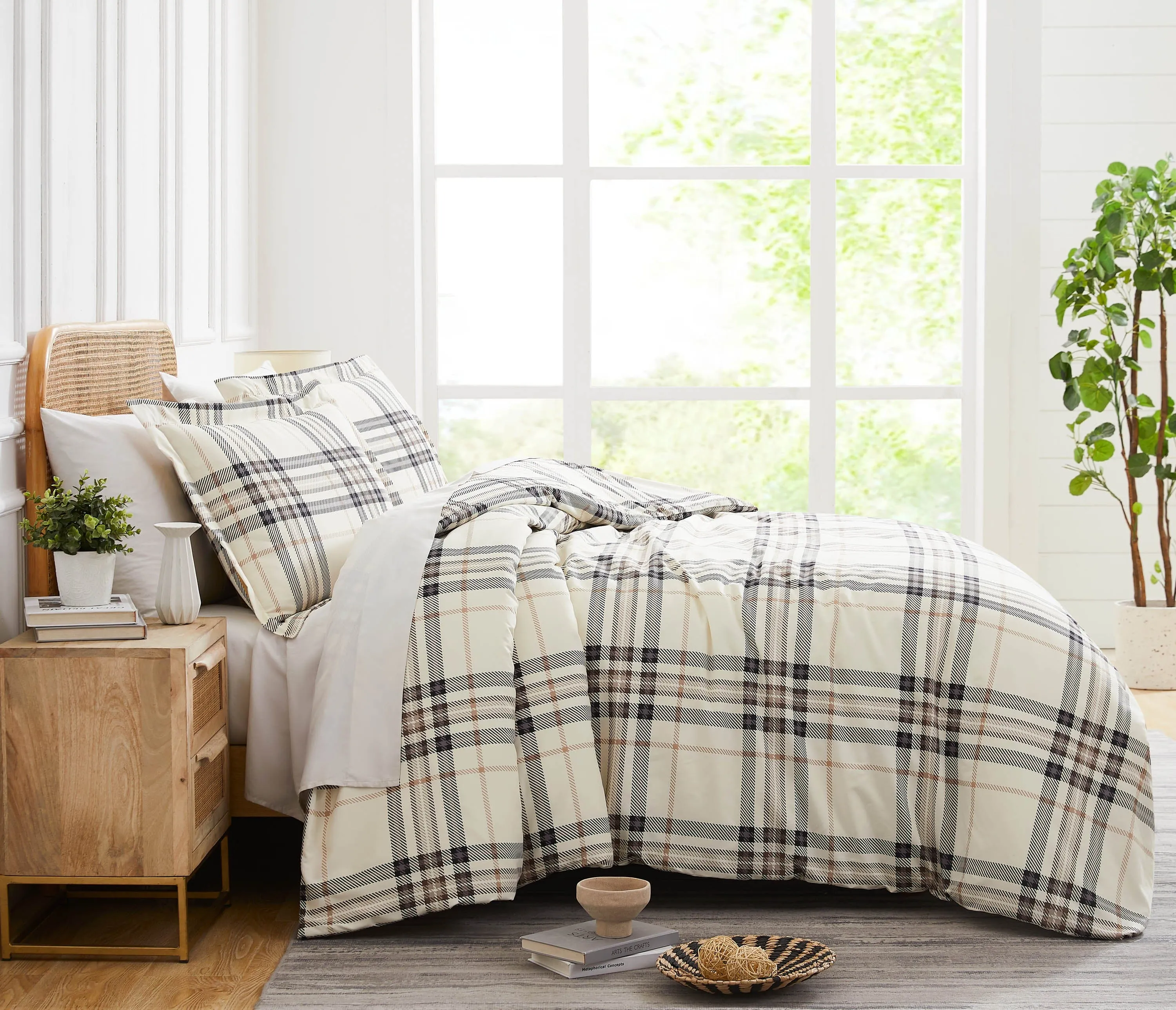 Vilano Plaid Comforter Set