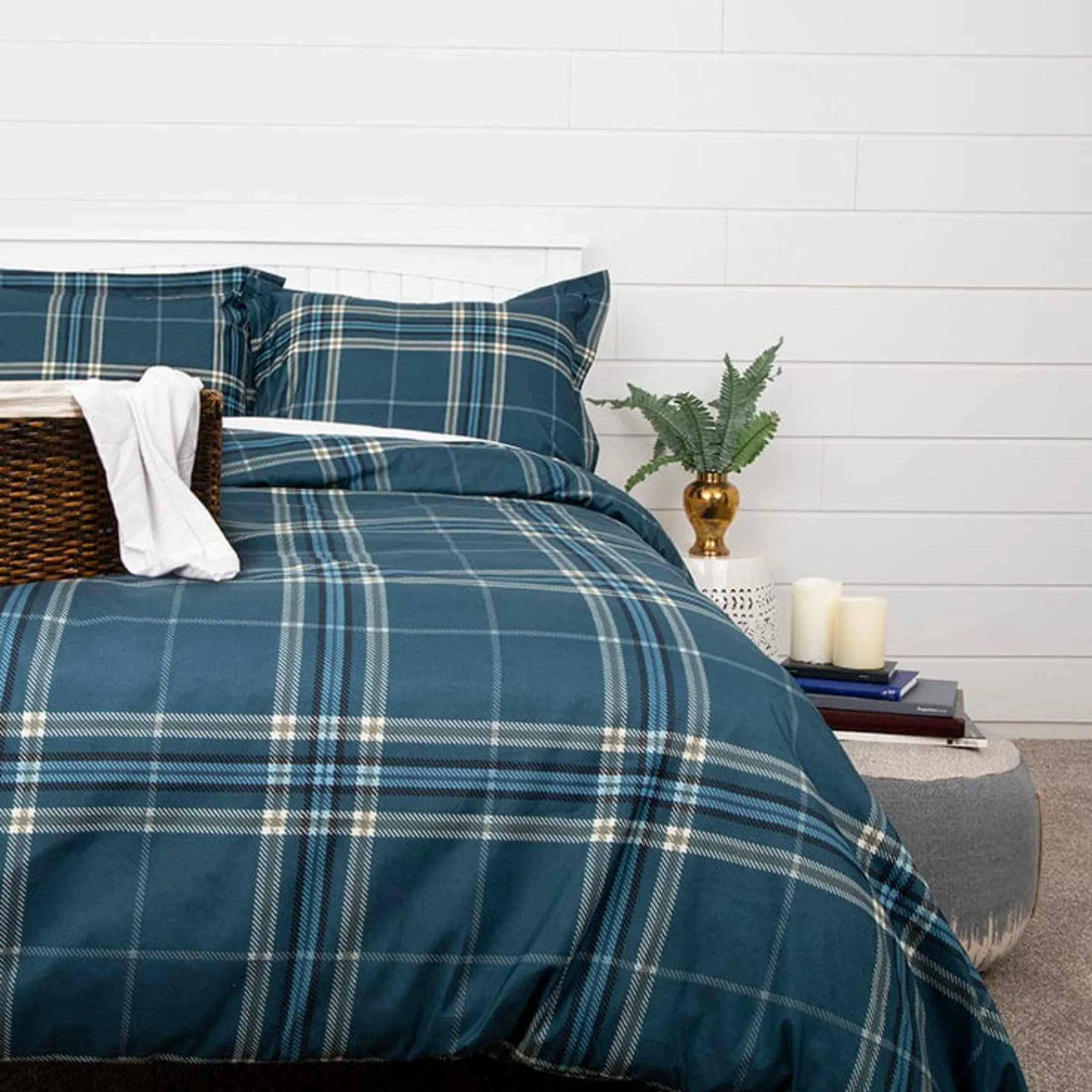 Vilano Plaid Comforter Set