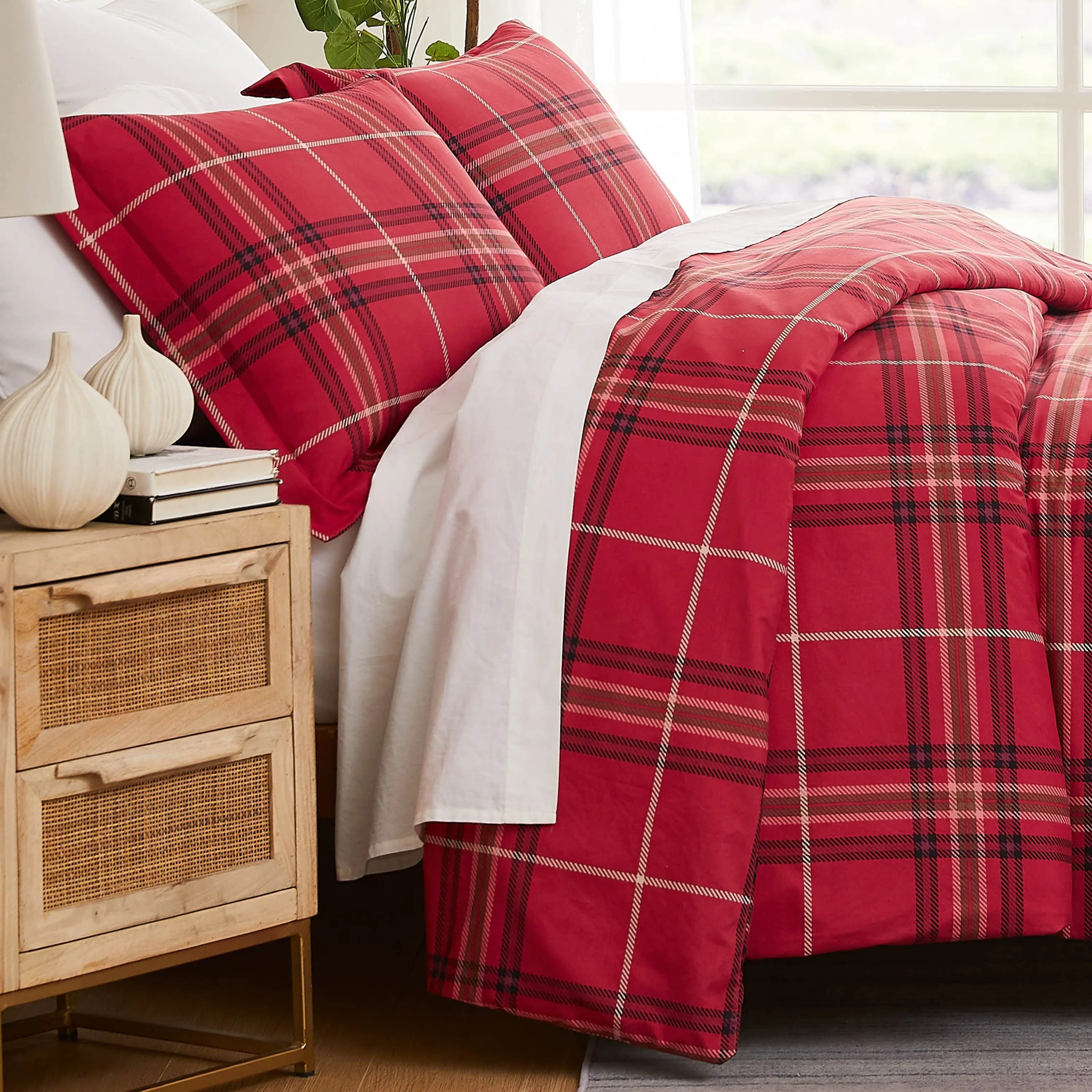 Vilano Plaid Comforter Set