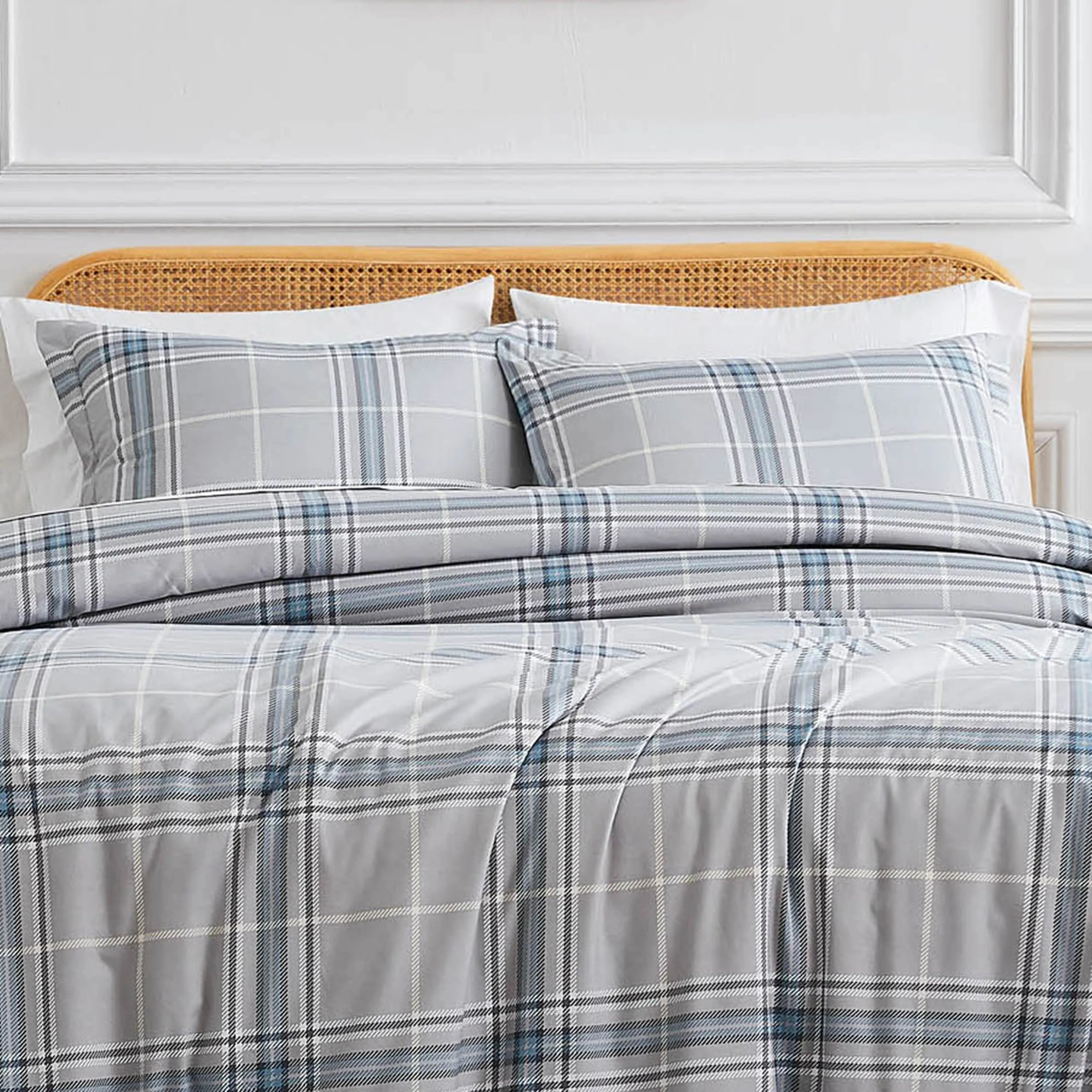 Vilano Plaid Comforter Set