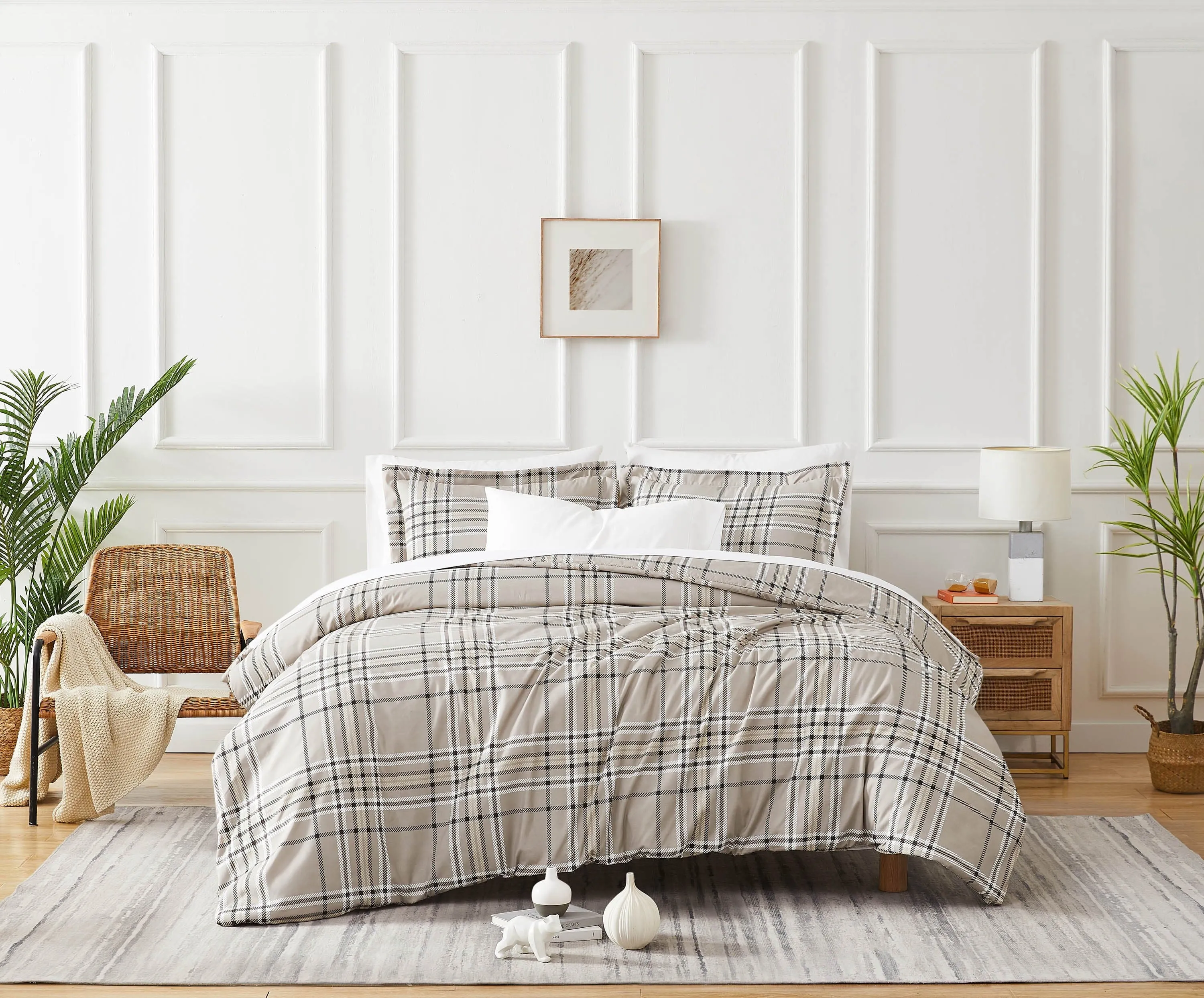 Vilano Plaid Comforter Set