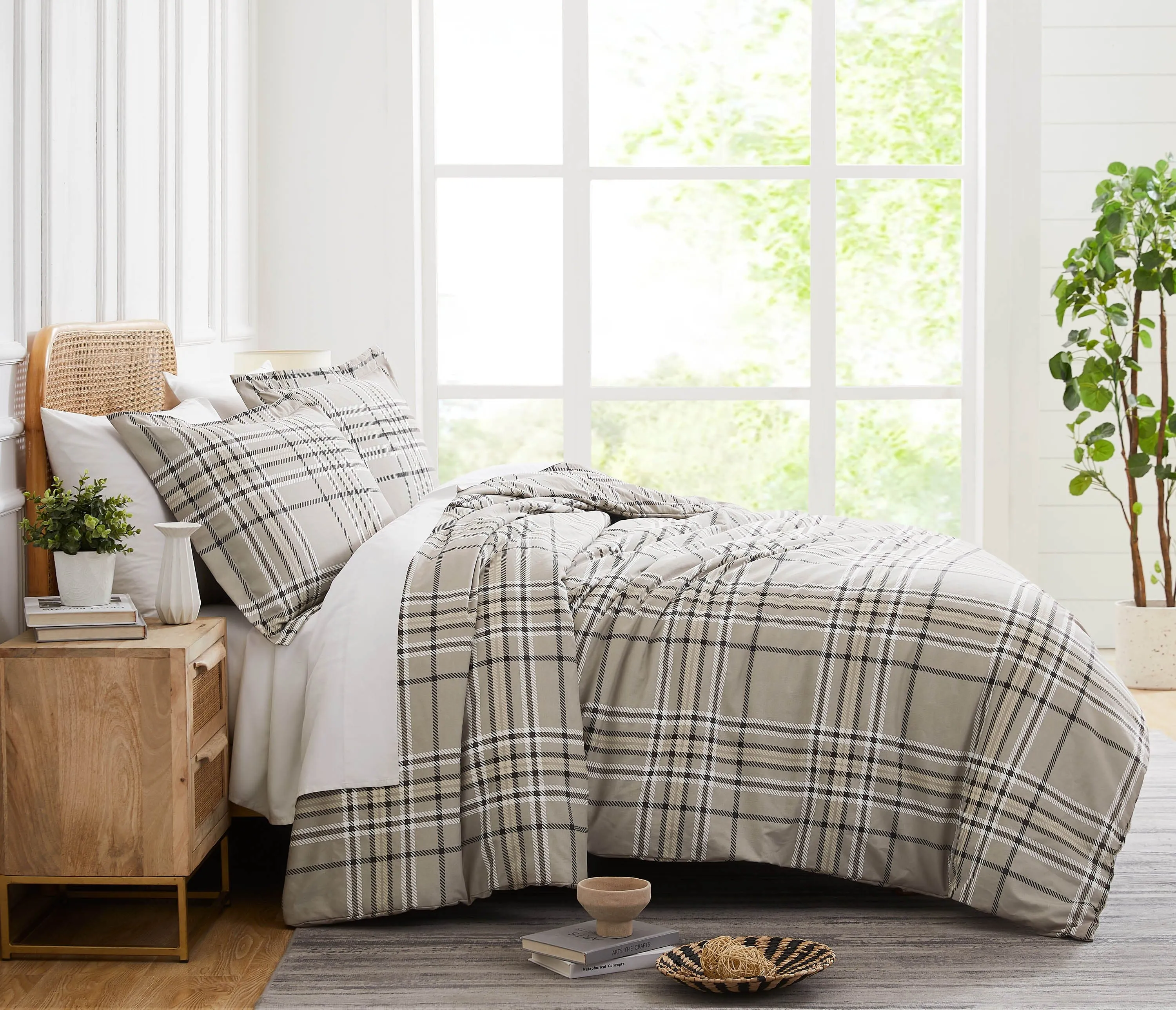 Vilano Plaid Comforter Set