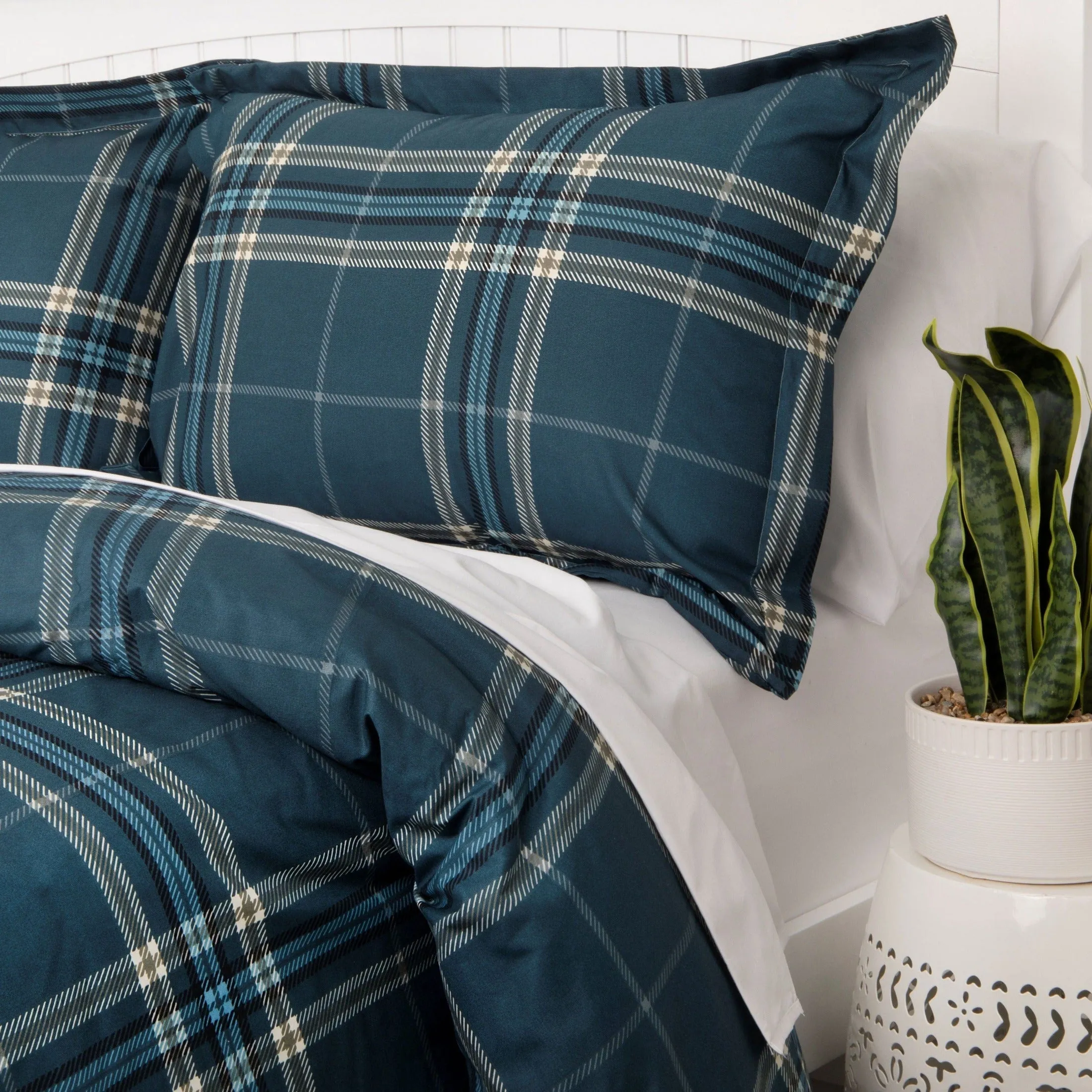 Vilano Plaid Comforter Set