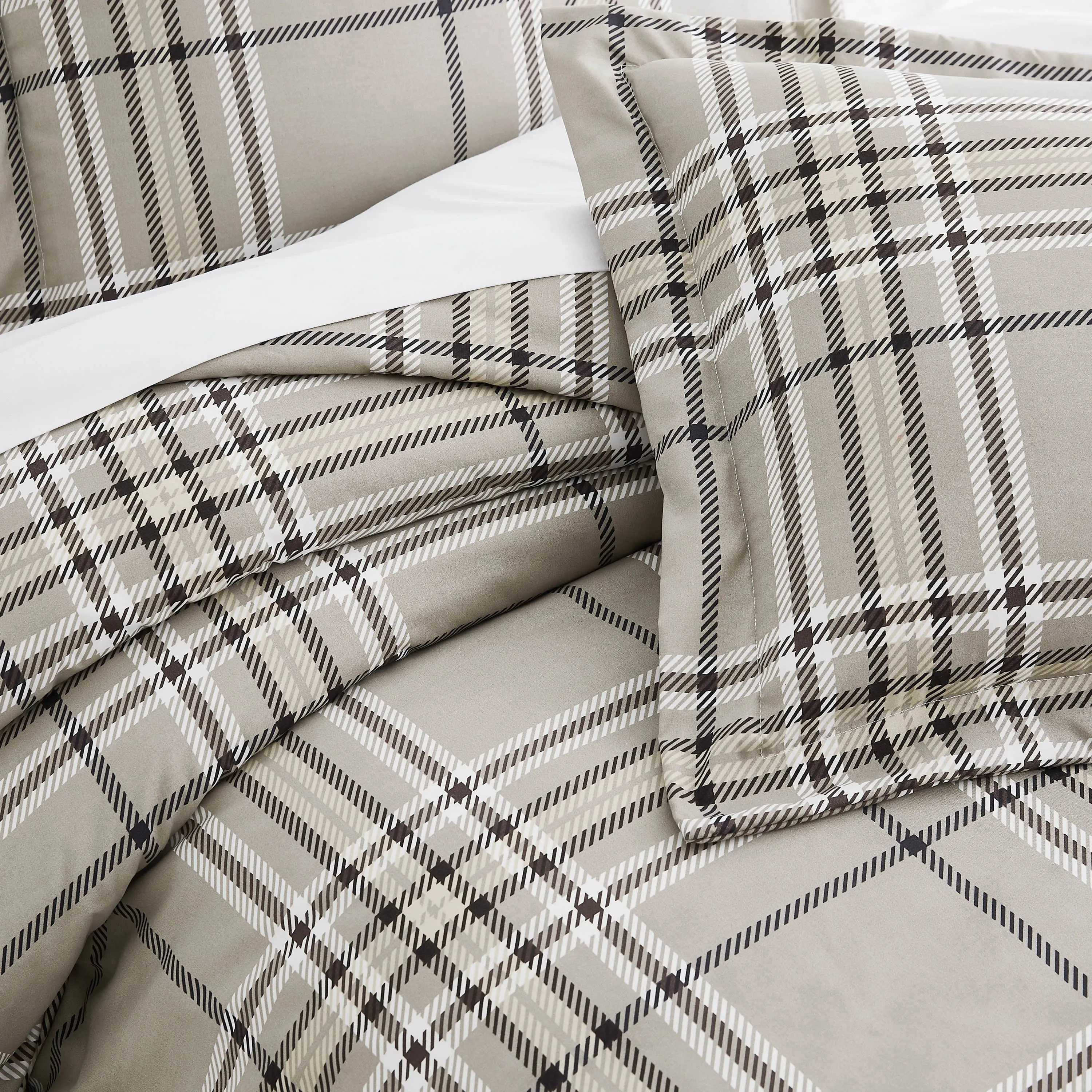 Vilano Plaid Comforter Set