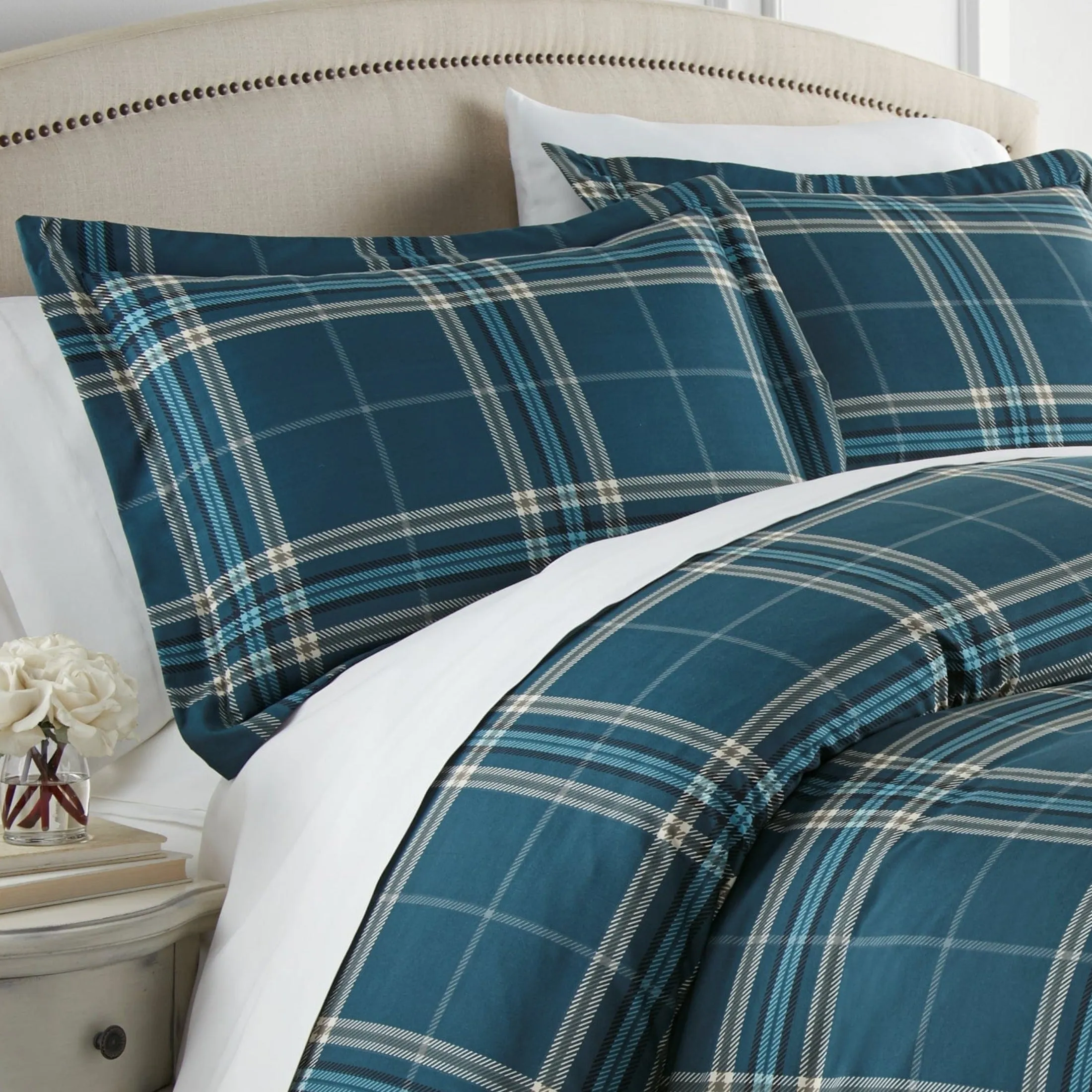 Vilano Plaid Comforter Set