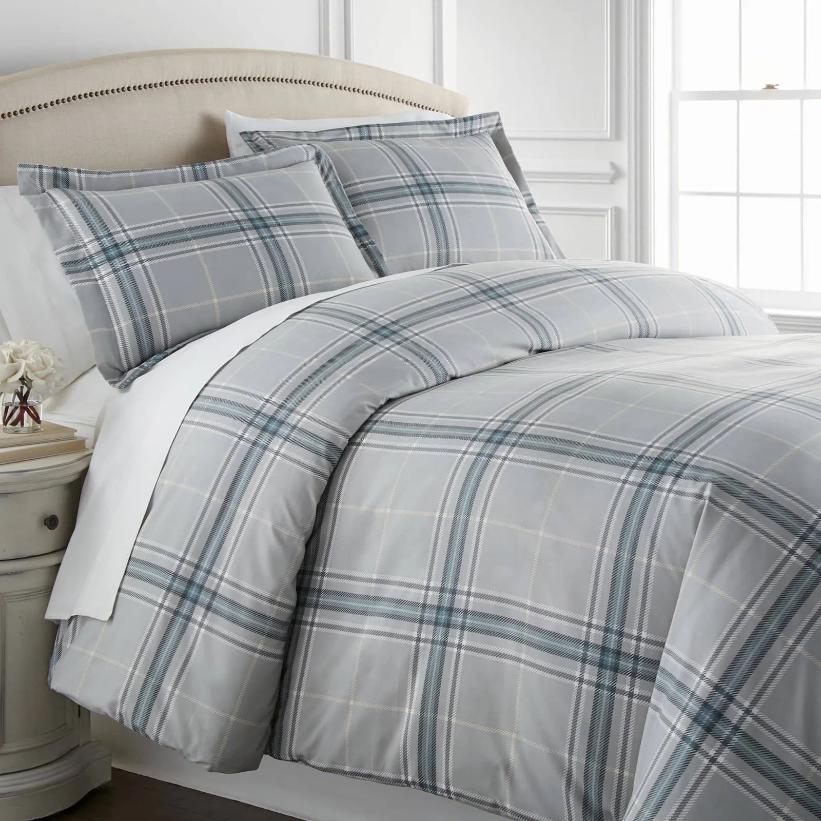 Vilano Plaid Comforter Set